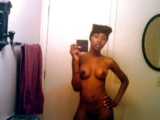 REAL AMATEUR EBONY SELFIES 2 pict gal