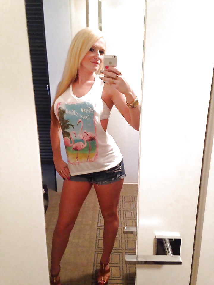 Self Pics Hot Amateurs - vol 51! ( Best of 1st 50! ) pict gal