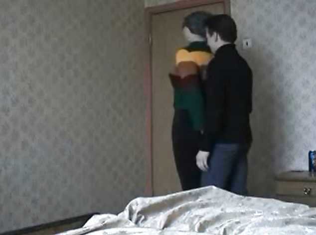 webcam on arab hijab grl! she is paki niqab pict gal