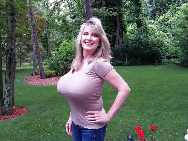 Is This Your Mom? pict gal