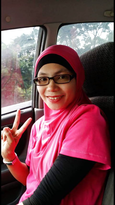 Favourite Malay tudung milf 56 pict gal