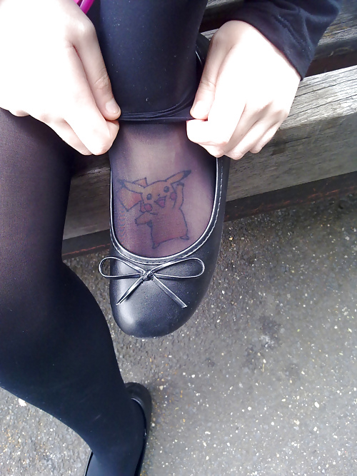 mixed tights and ballerina flats.. pict gal