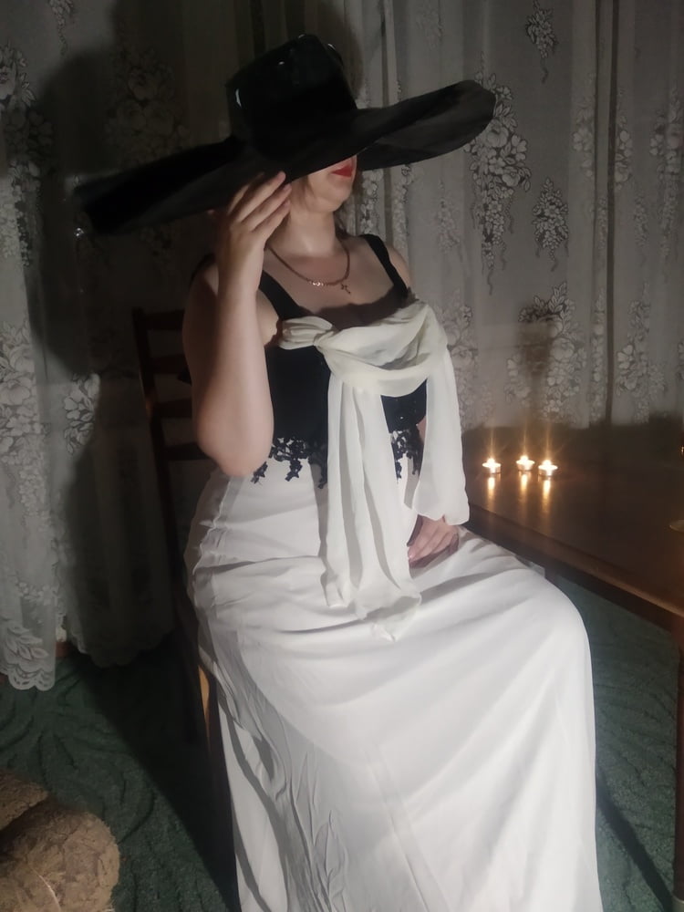 We tried to make a cosplay on Lady Dimitrescu