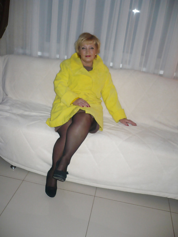 Irina, 58 yo! Russian mature with sexy legs! Amateur! pict gal