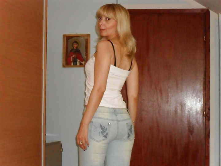 Serbian MILF Ivana R. pict gal