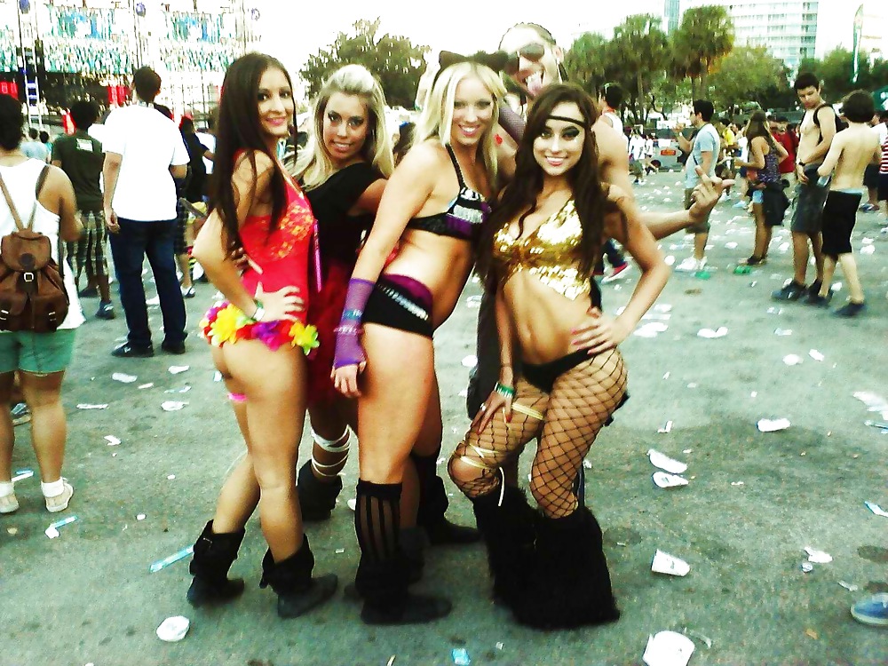 Sexy Young Rave Girls pict gal