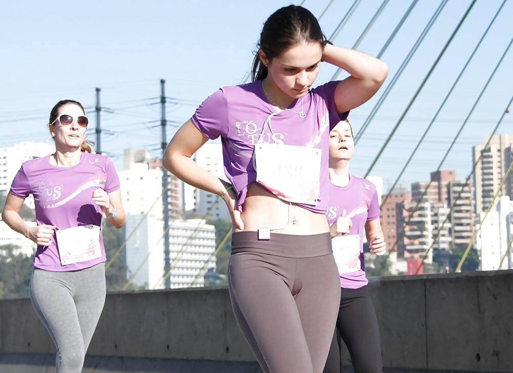 Candid young slut : sport III pict gal