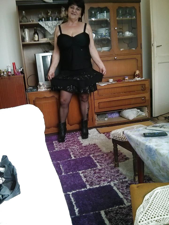 Mrs. J - Mature Peasant Whore pict gal