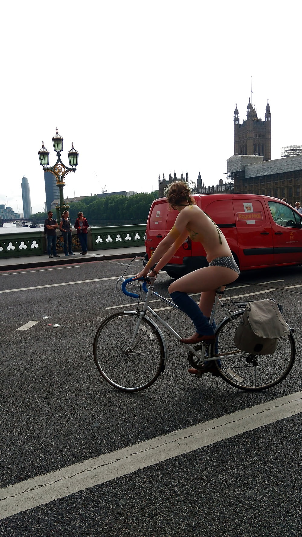 Public Sluts 2 (1001) pict gal