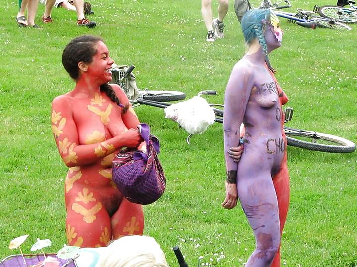 Nude Painted Ladies in Public Fetish Gallery 26 pict gal