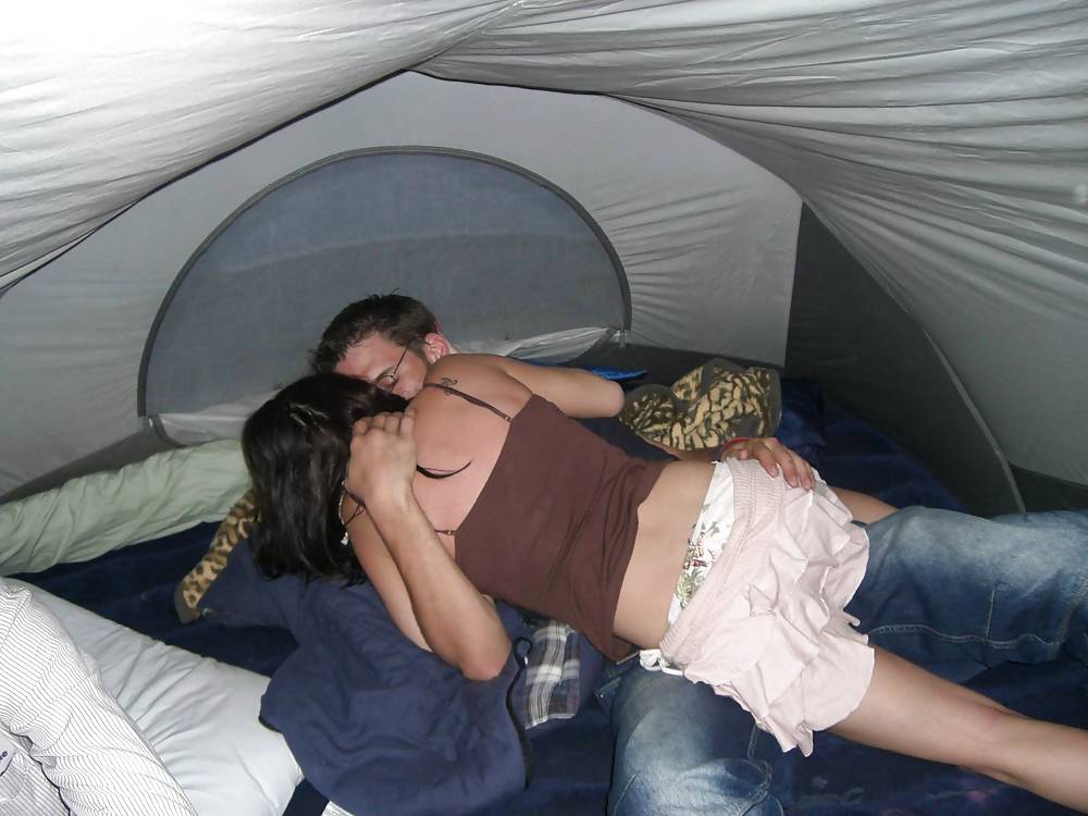 teens having fun on holiday (campsite) pict gal