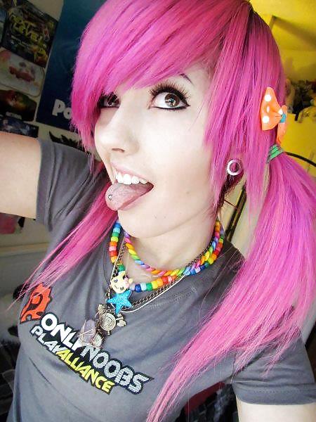 Dyed Hair Girls pict gal
