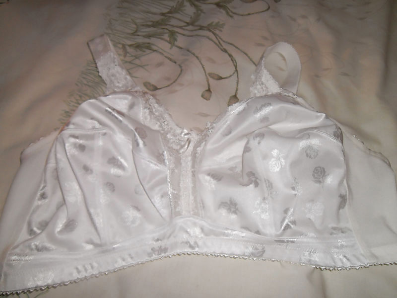Mature bra pict gal