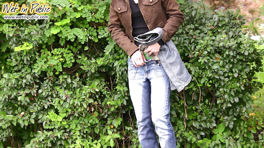weting in the public pict gal