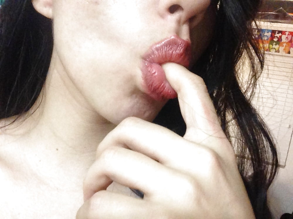 Teen Slut aka Symphony Selfies pict gal
