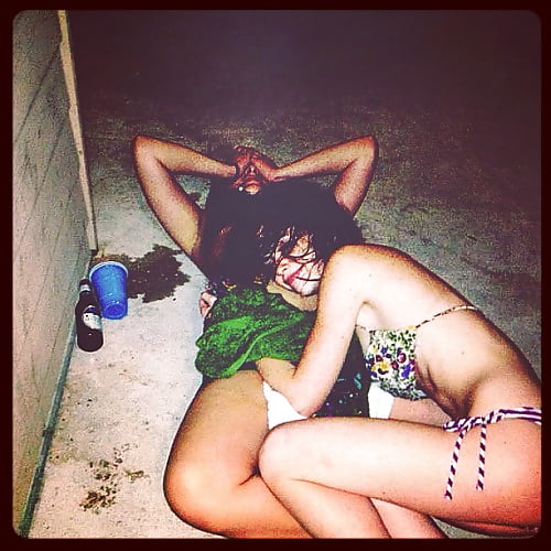 Drunk girls upskirt pics