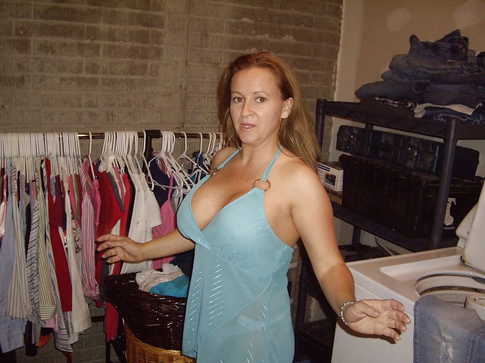 Sexy American Milf Wiith Incredible Rack pict gal