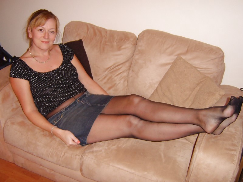 Moms in pantyhose pict gal