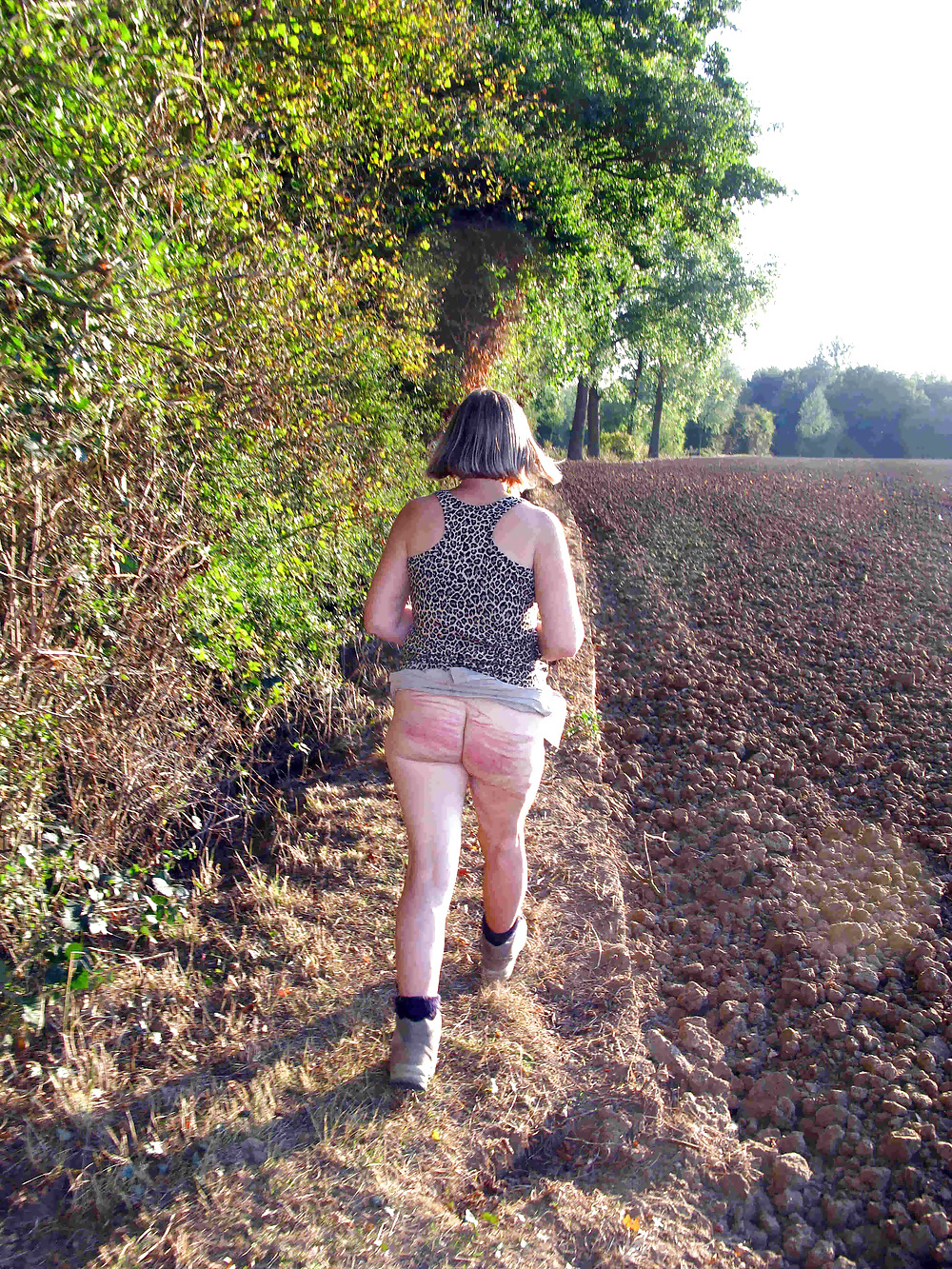 Walk In Country pict gal