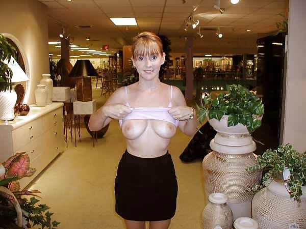 babes flashing in public stores pict gal