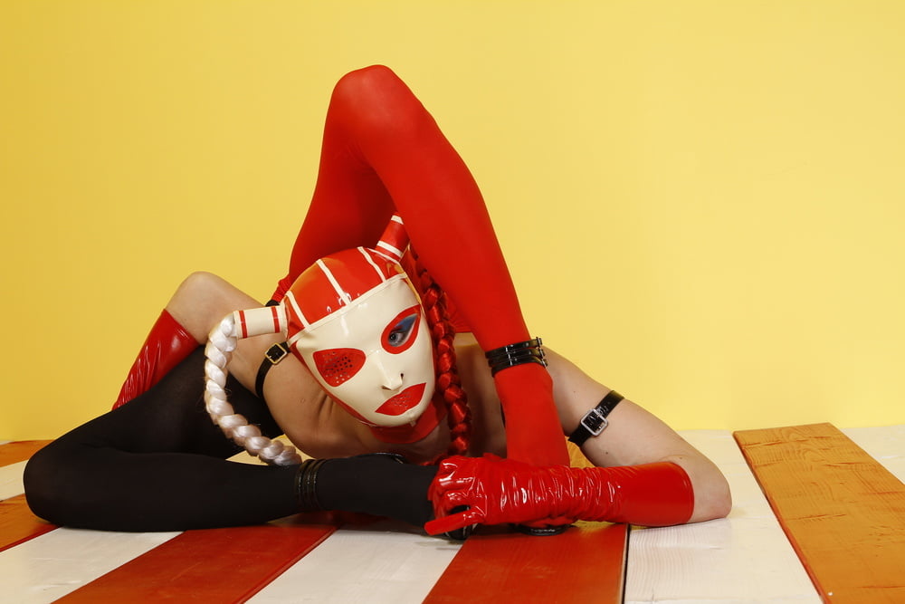 Crazy flexible carnival ballerina exclusive on watch4fetish - 16 Photos 