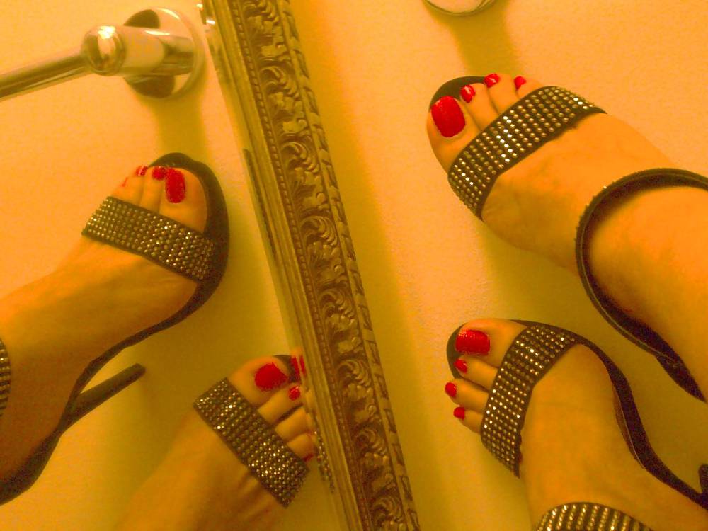 sexy feet red toes pict gal