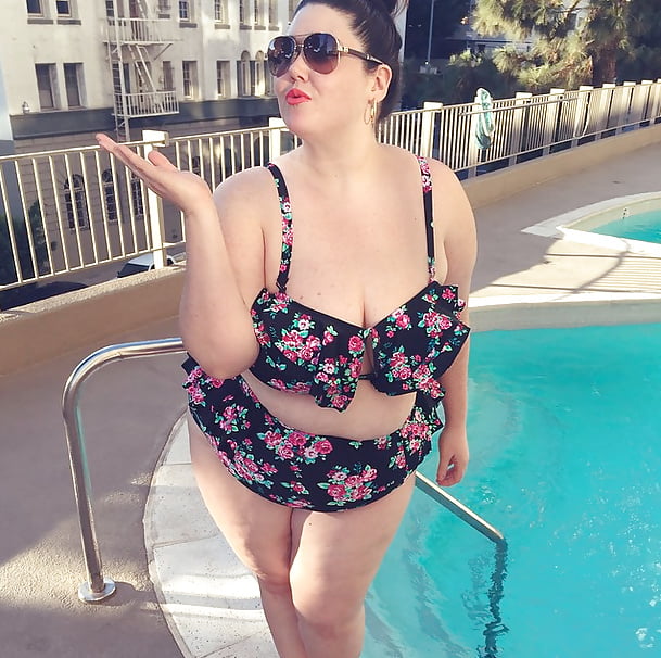 Chubby women in swim suits. pict gal