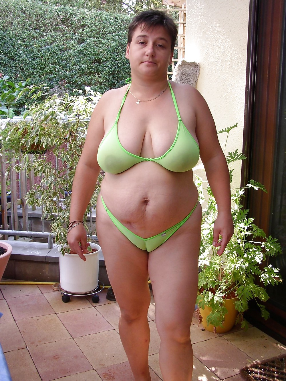 Saggy tits in bikini. pict gal