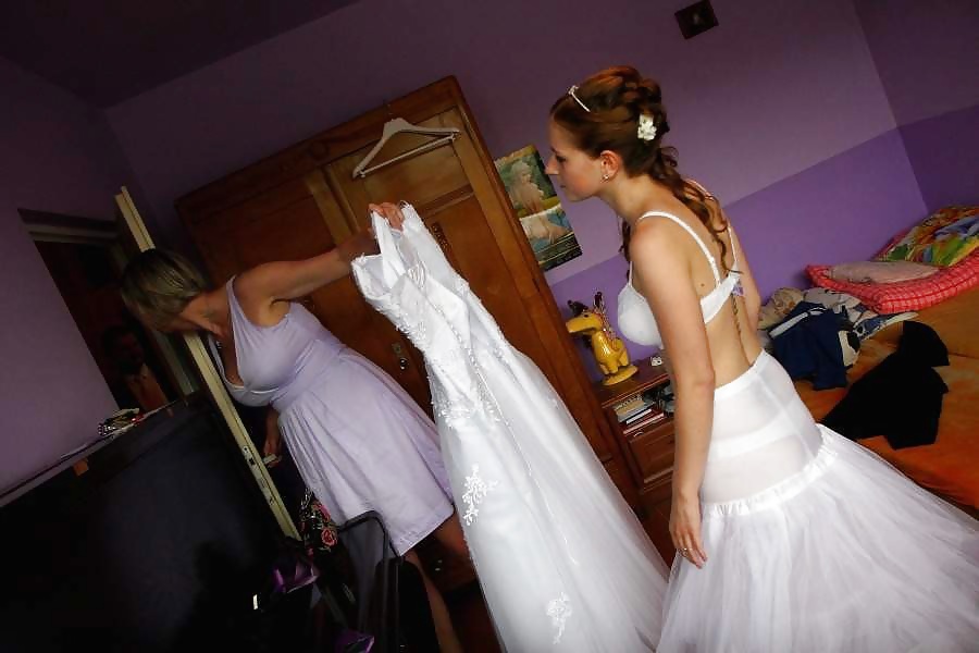 Brides getting ready pict gal