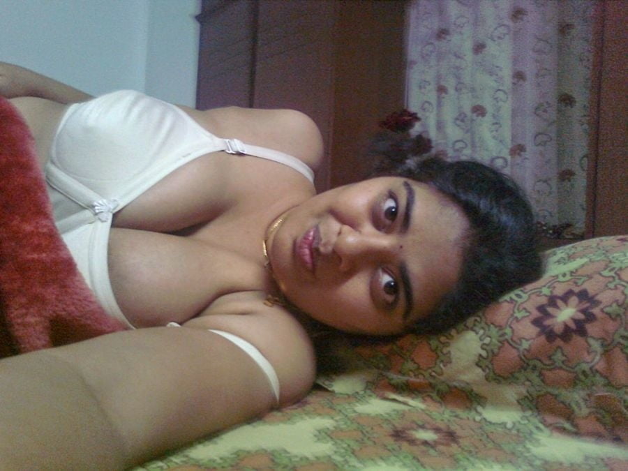 Andhra Telugu Indian Desi Wife , MILF picture pic image