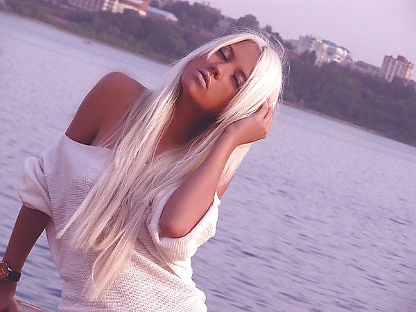 HOTTTTTT Russian babe Masha pict gal