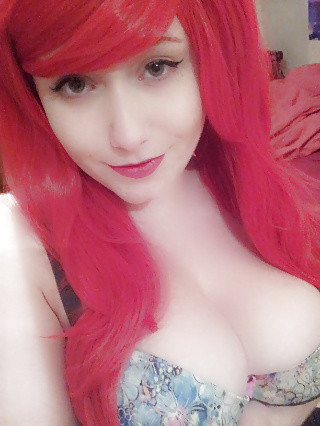 Busty Amateur Emo Babe Selfshots