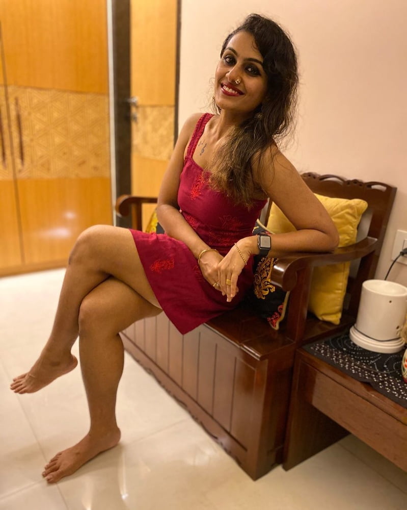 SMELLY BOMBAY PAKI- 175 Photos 