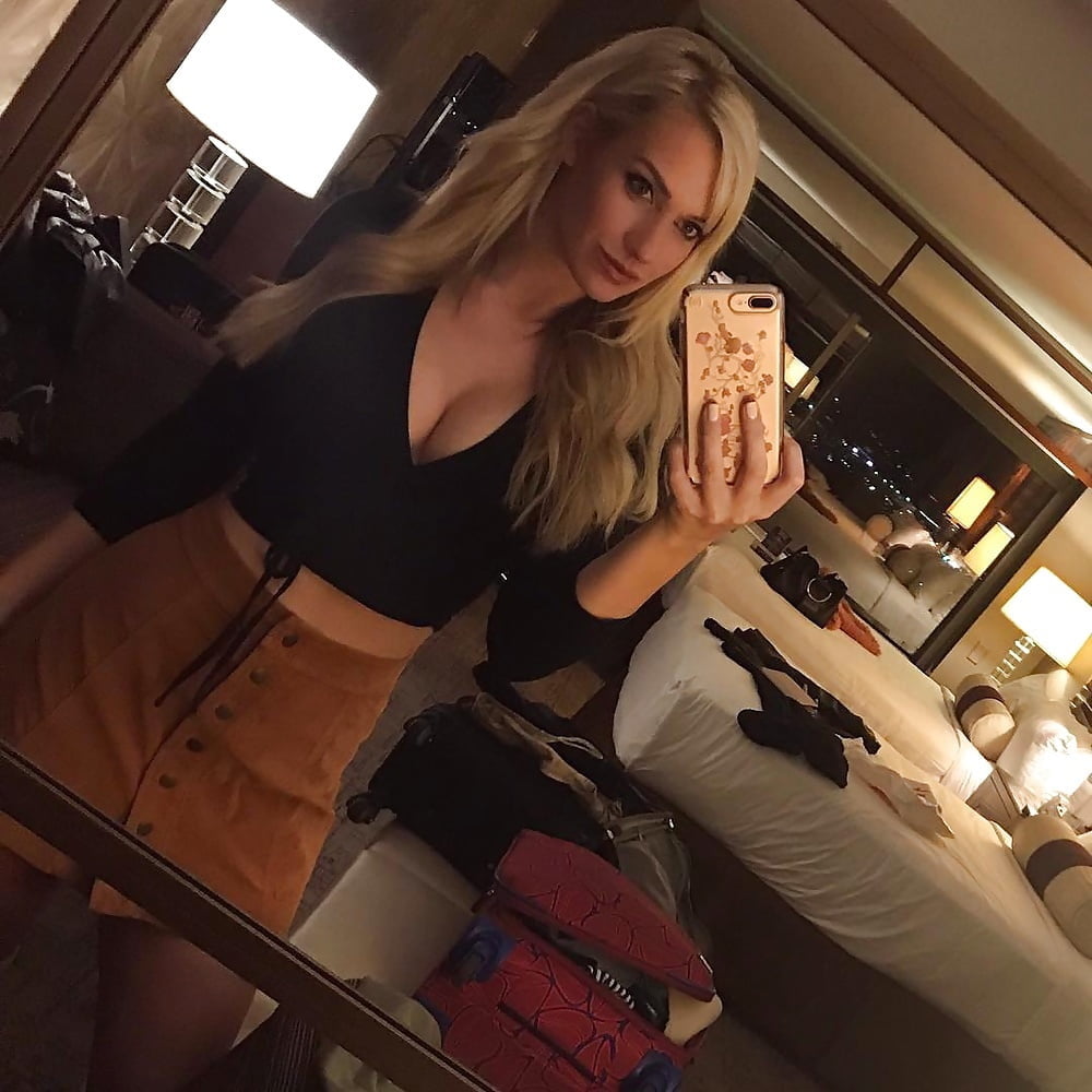 Mega-Collection: Paige Spiranac - 58 Photos 