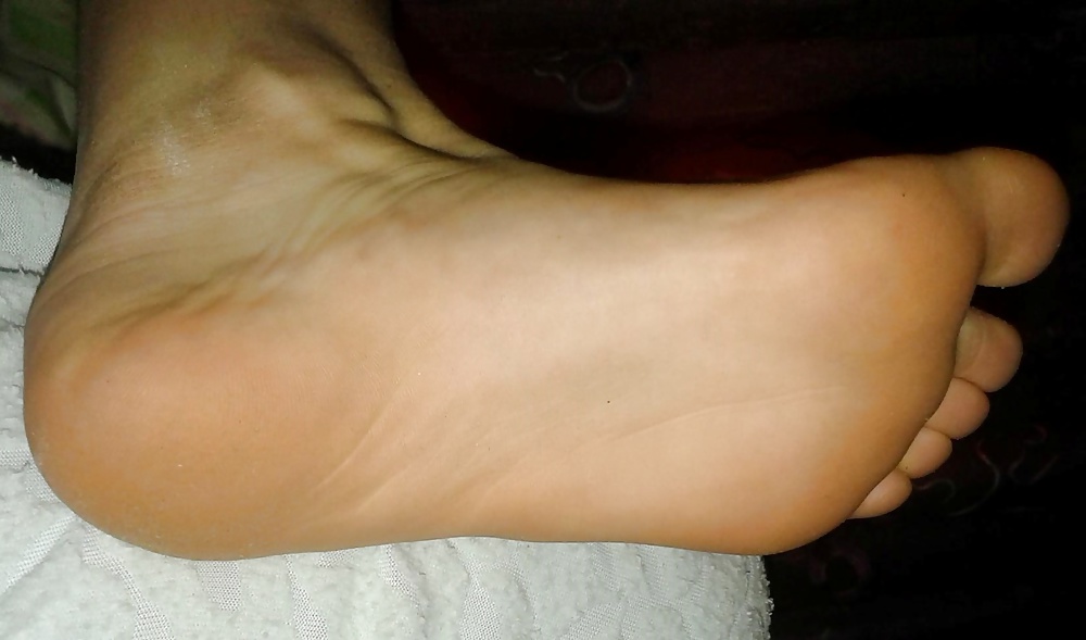 Vana's sexy feet (part 2) pict gal