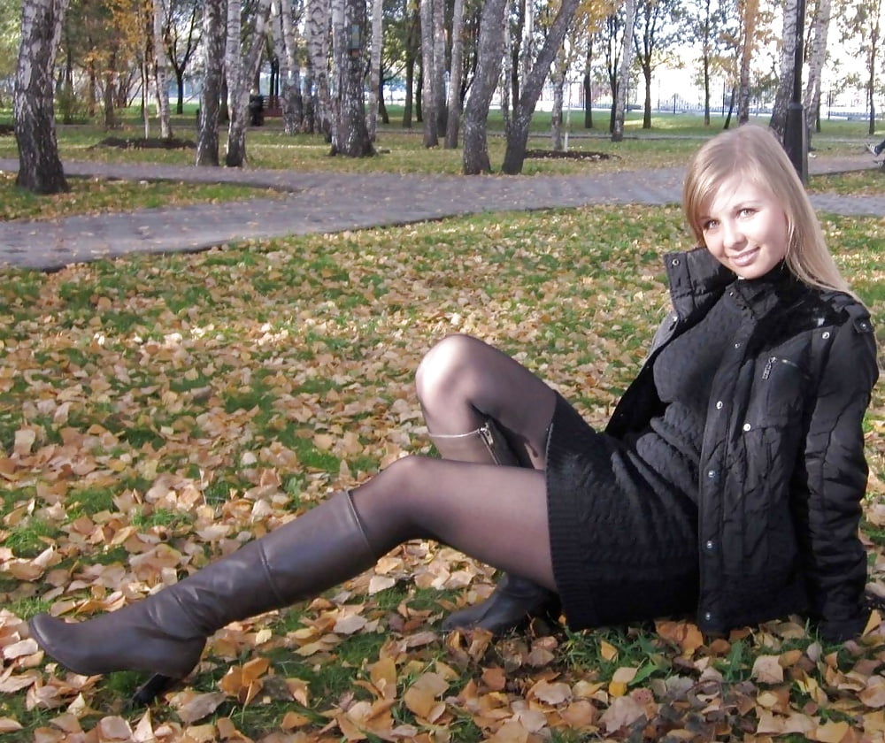 Teens and Young Cuties in Pantyhose pict gal