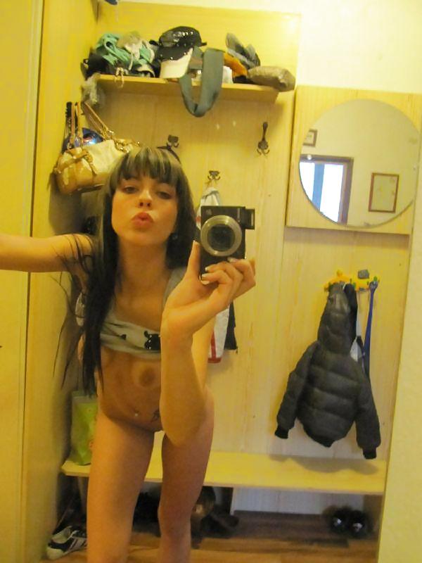 brunette in mirror pict gal