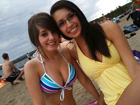 Hot Busty Teens 14 pict gal