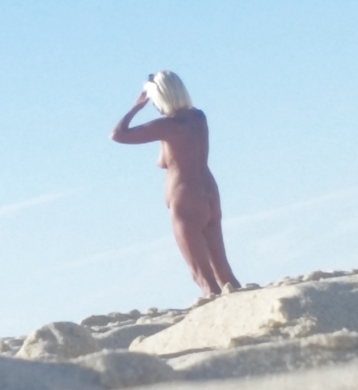 Nude area of Mimizan Beach in France pict gal