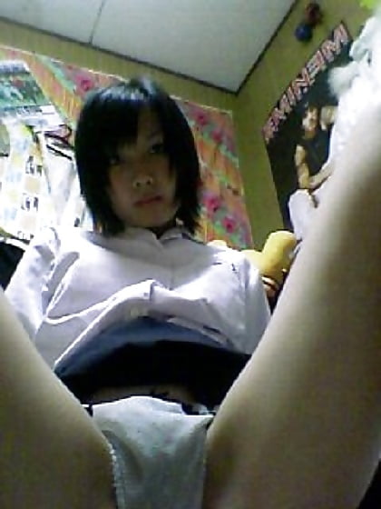 Japanese Prep Girl Self Nudes on Flip Phone pict gal