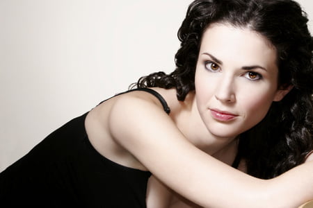 Topless laura mennell Laura Mennell
