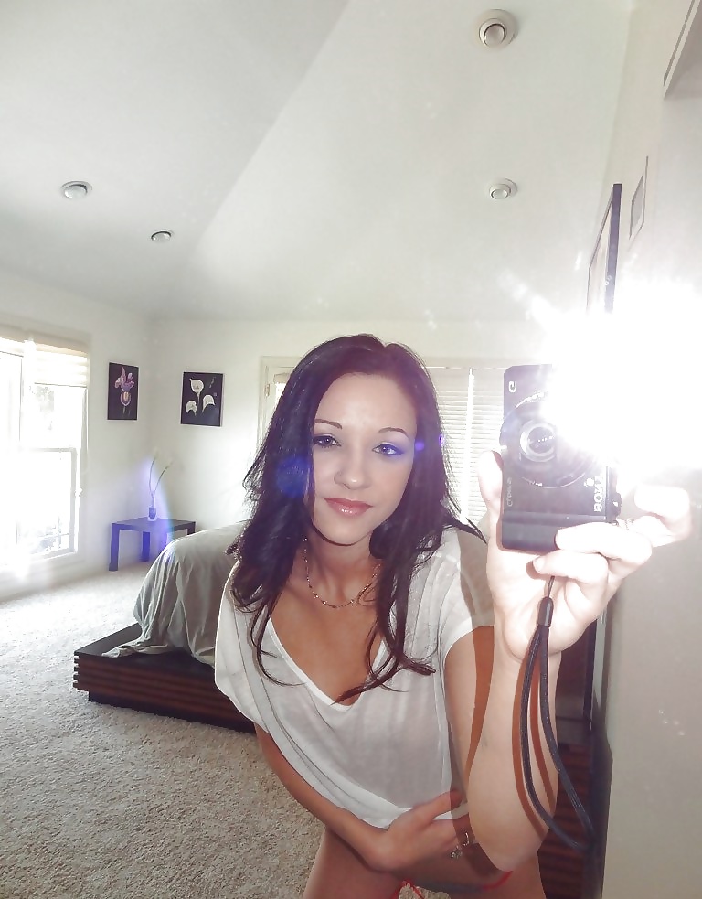 SMOKING HOT SELFIES 11 pict gal