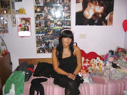 Self shot - Amateur girl #2 pict gal