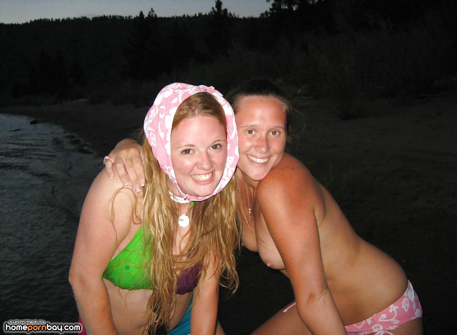 Topless vacation babes posing pict gal