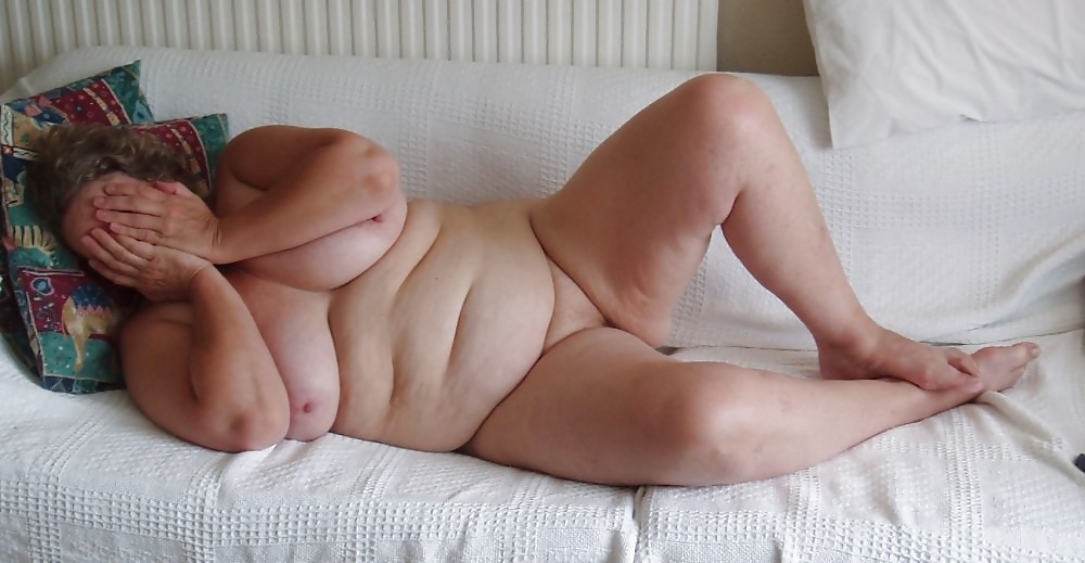 he likes to pose naked pict gal