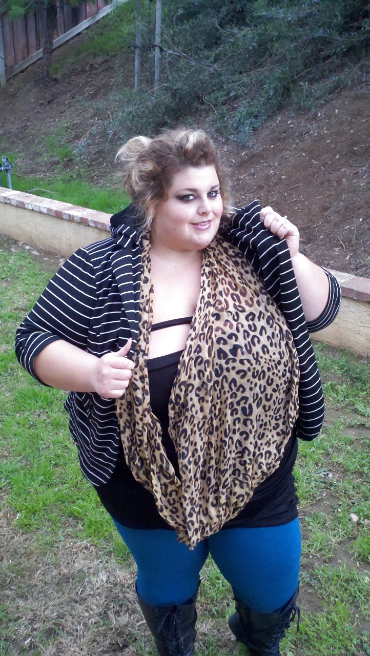 Big woman's pict gal